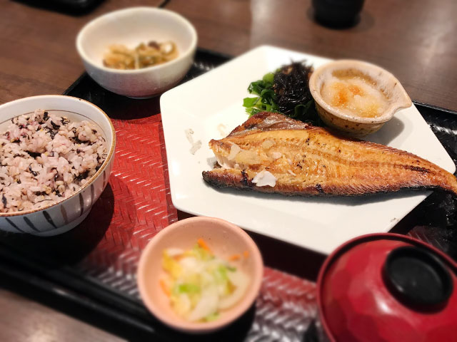 しまほっけの炭火焼き定食