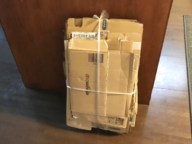 ダンボールを結ぶ